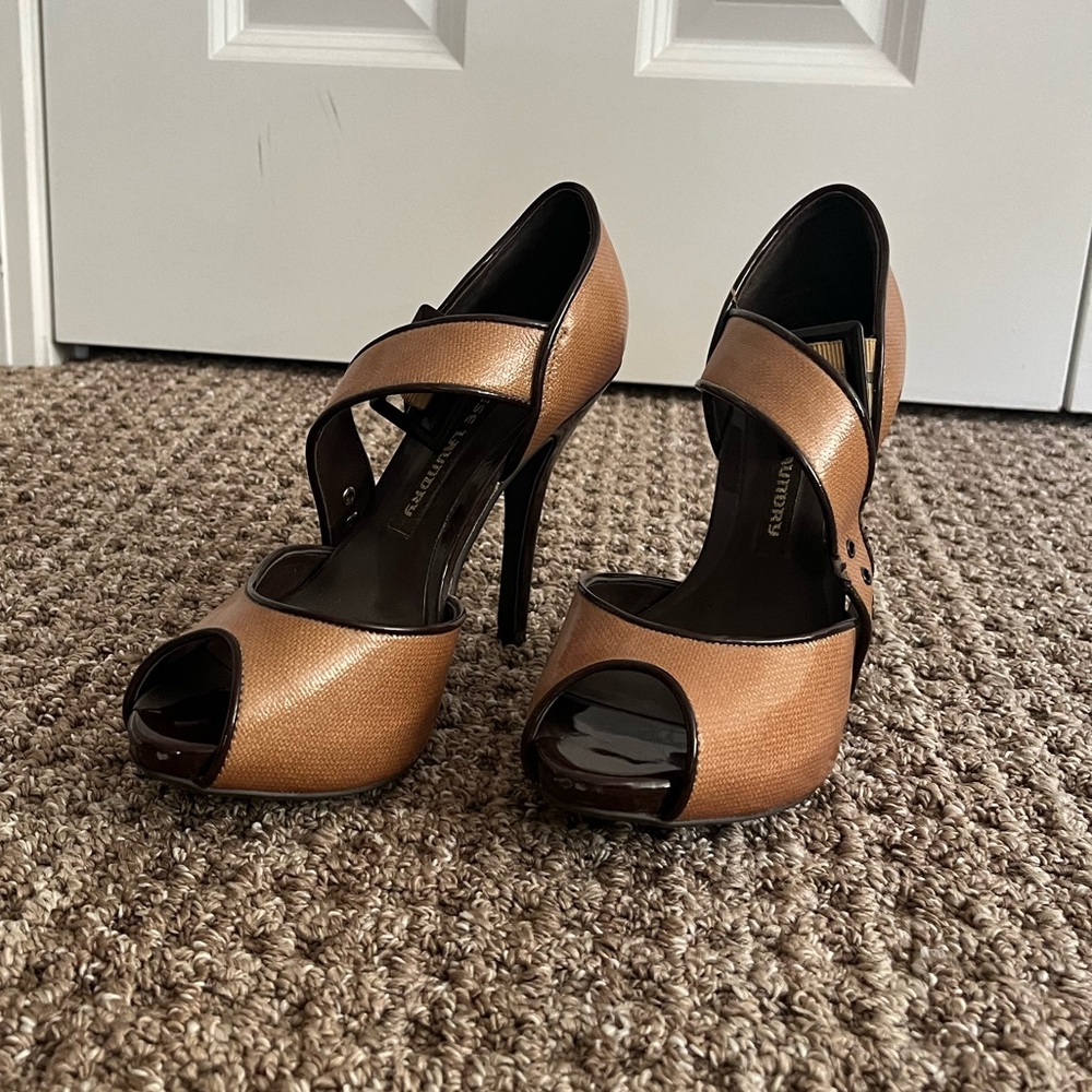 High heel shoes by Chinese Laundry size 6